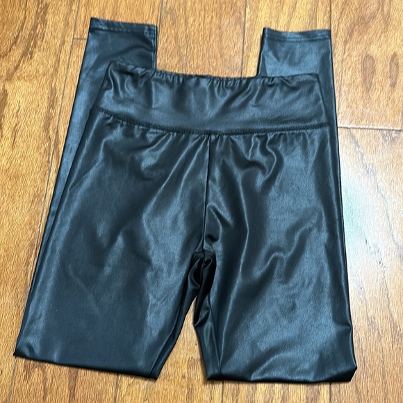 Wild Fable faux Leather Style Leggings Size S - Picture 3 of 5